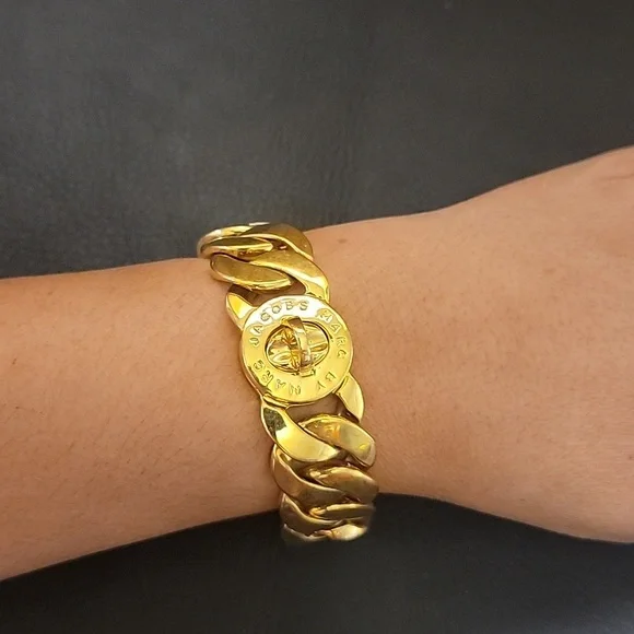 Marc By Marc Jacobs Goldtone Katie Logo Link Bracelet - Picture 7 of 9